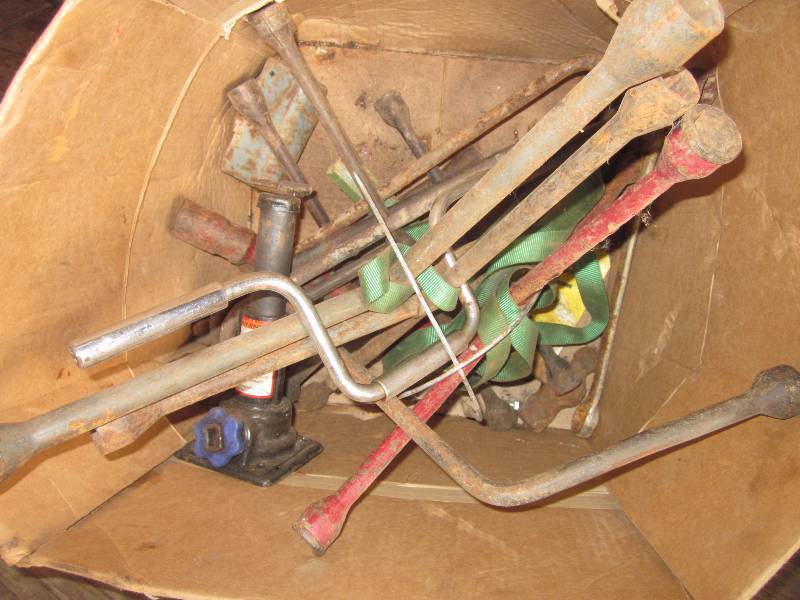 lot 85 image: Tire Wrenches Lot