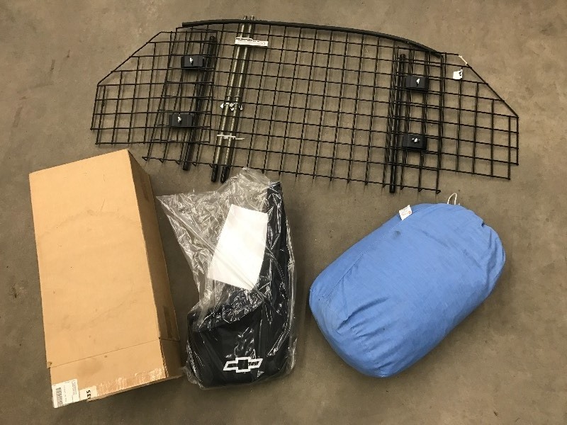 lot 22 image: Lot Of Chevy Avalanche Mud Flaps, ...
