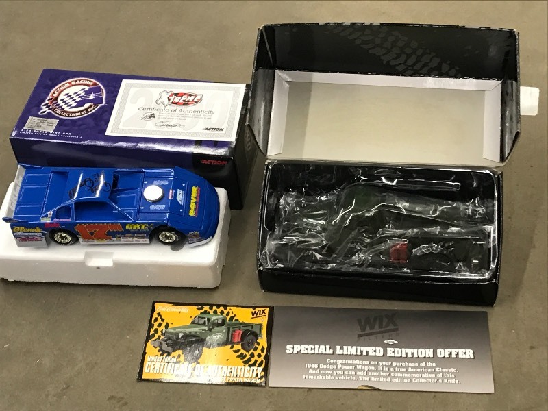 lot 28 image: Lot Of (1) 124 Scale Die Cast Meta...