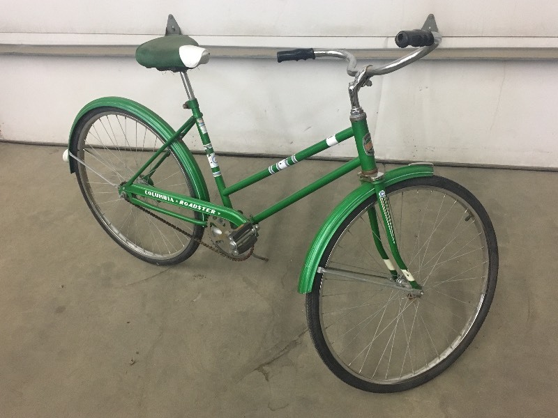 lot 4 image: Vintage Columbia Bicycle ...