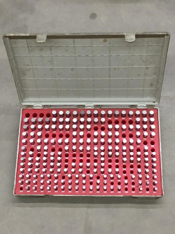 lot 83 image: Vermont Plug Gauge Set, .251 Thru ....