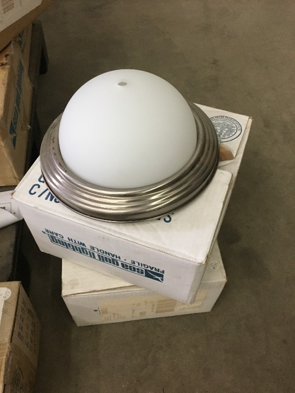 lot 106 image: Pallet Of Assorted Unused Light Fix...