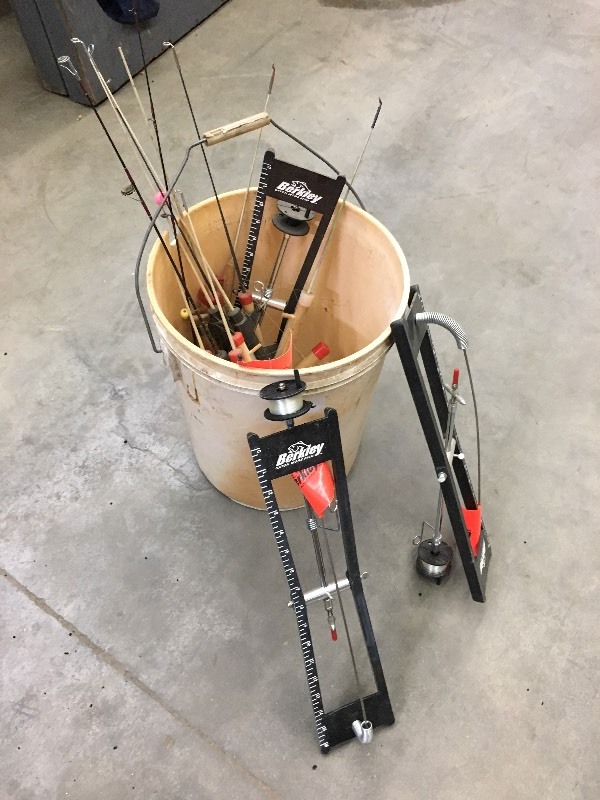 lot 112 image: Bucket Of Assorted Ice Fishing Supp...