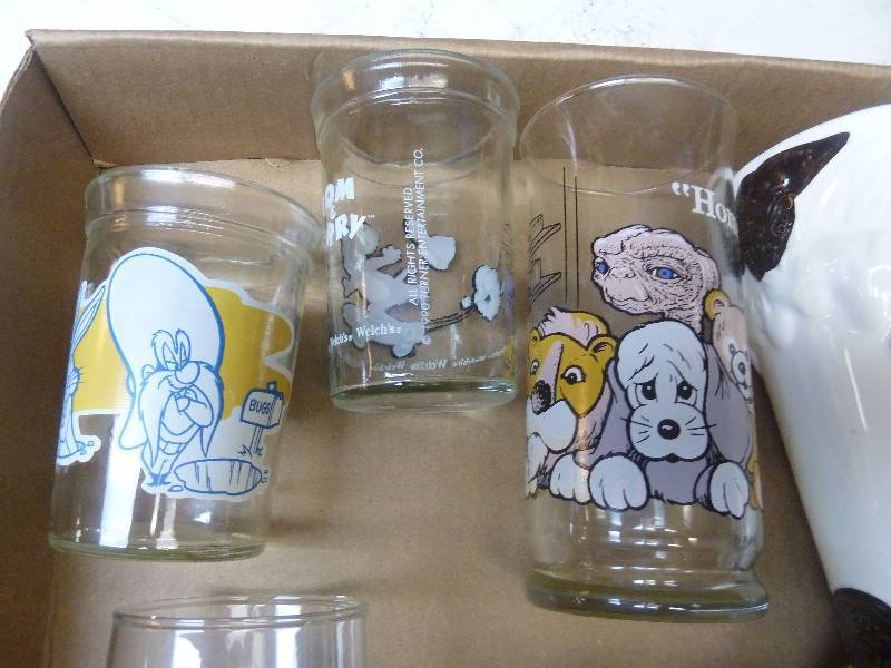 lot 20 image: Collectible Glass and More