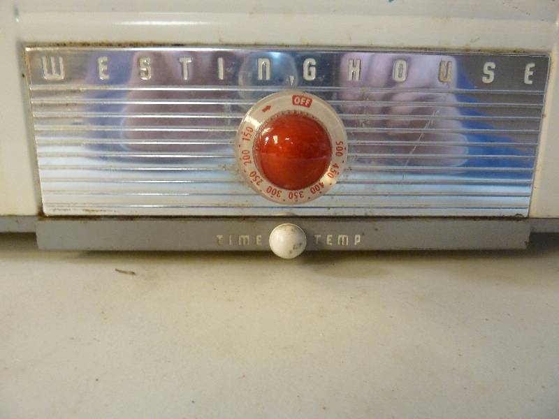 lot 121 image: Vintage Westinghouse Roaster