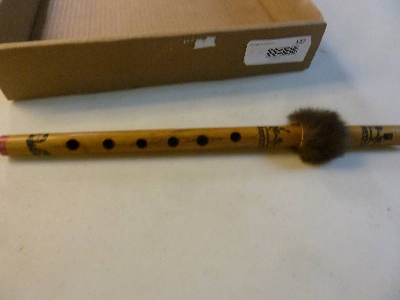 lot 137 image: hand carved native american flute