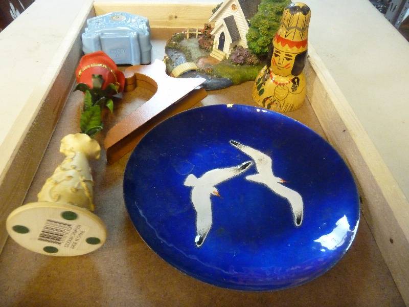 lot 171 image: decor lot