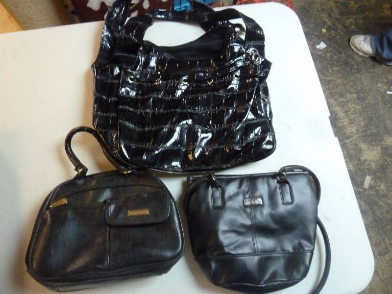 lot 189 image: Purse Lot