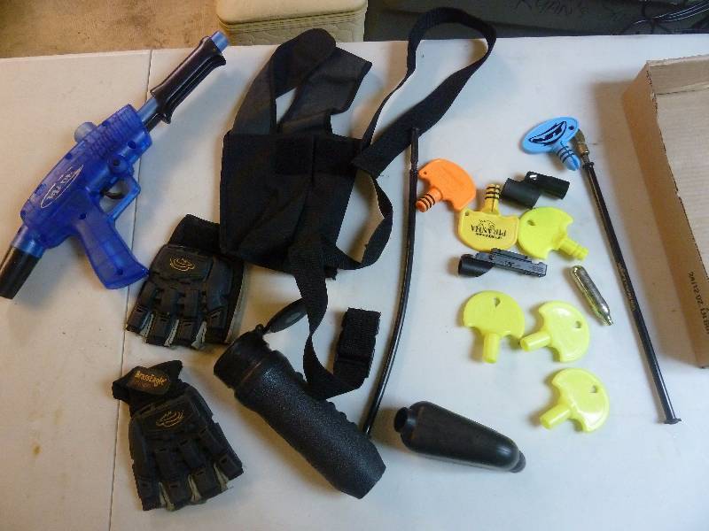 lot 214 image: Paintball Lot
