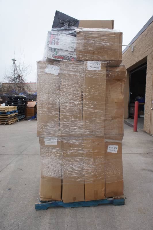 1 Large Pallet of (32) Total Pressure Washers - All Electric - Assorted PSI Levels - Wholesale Lot