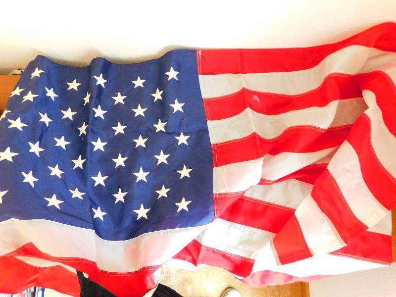 lot 12 image: Nylon American Flag - 3 x 5
