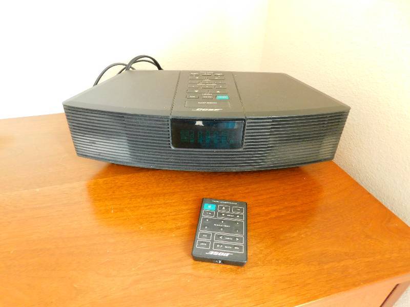 lot 17 image: Bose Alarm Clock Radio - Tested, Works
