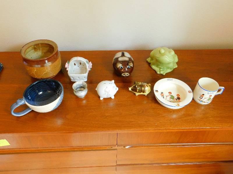lot 30 image: Lot of Various GlassCeramicMetalVintage Items