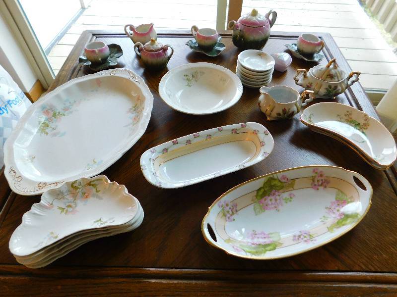 lot 51 image: Lot of Antique Bone Dishes, Tea Set