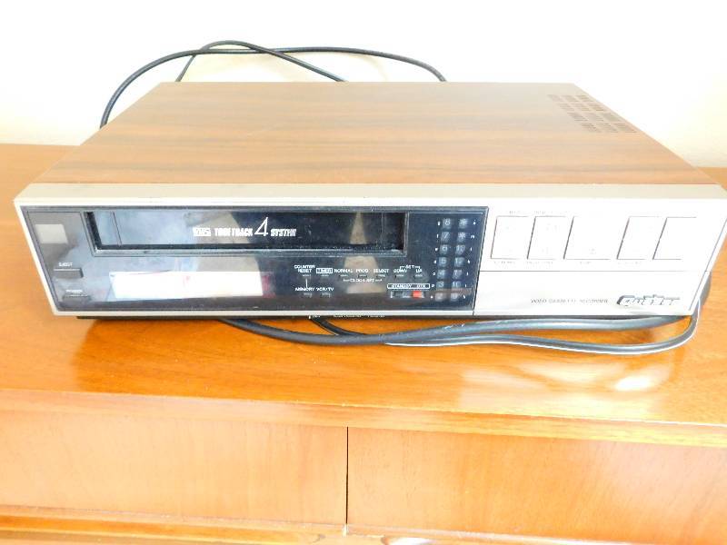 lot 70 image: Quasar VCR