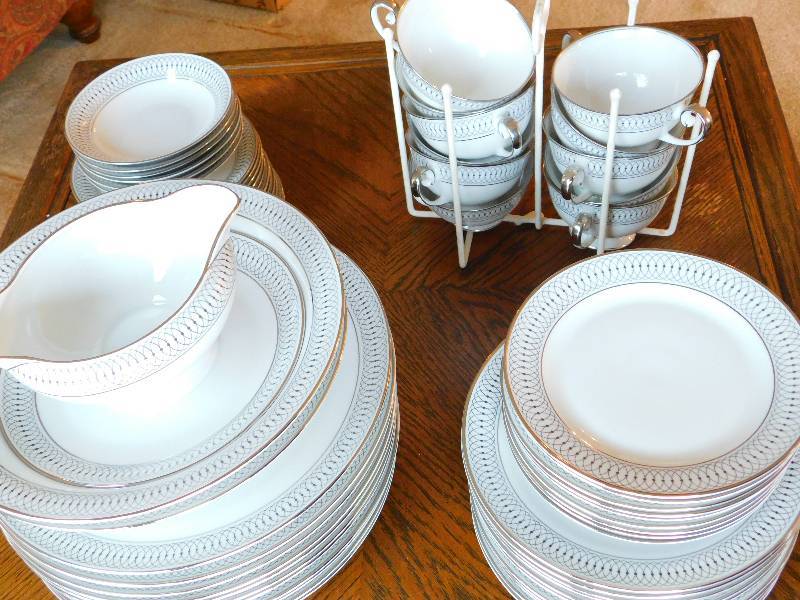 lot 73 image: Set of Pasco Tirschenreuth Bavaria Germany Dishes