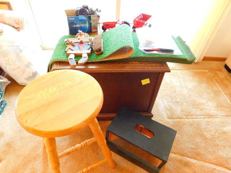 lot 81 image: Lot of Various Items