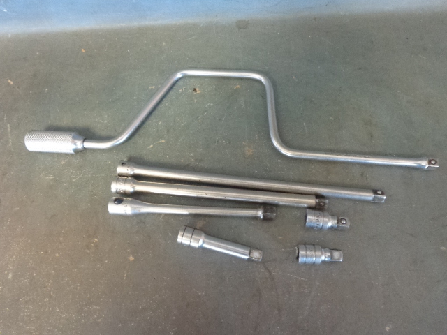 lot 17 image: 38 Drive Extensions and Speed Handle