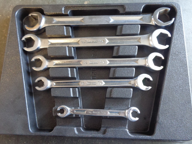 lot 42 image: Snap-On Line Wrenches