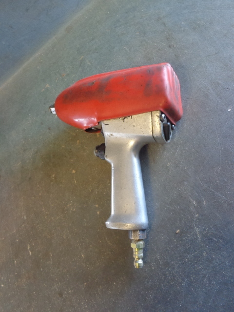lot 49 image: Snap-On 38 Pneumatic Impact Wrench