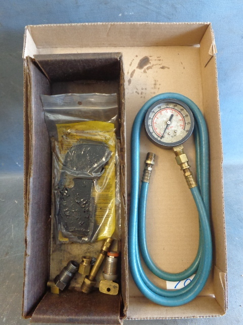 lot 70 image: Oil Pressure Gauge
