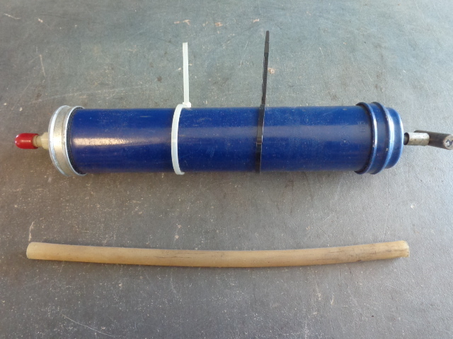 lot 75 image: Suction Gun