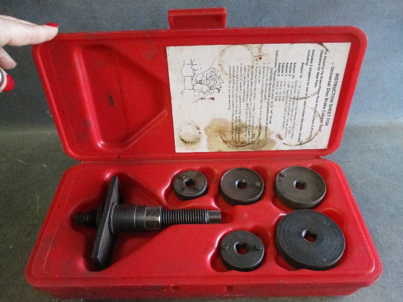 lot 76 image: Disc Brake Caliper Tool