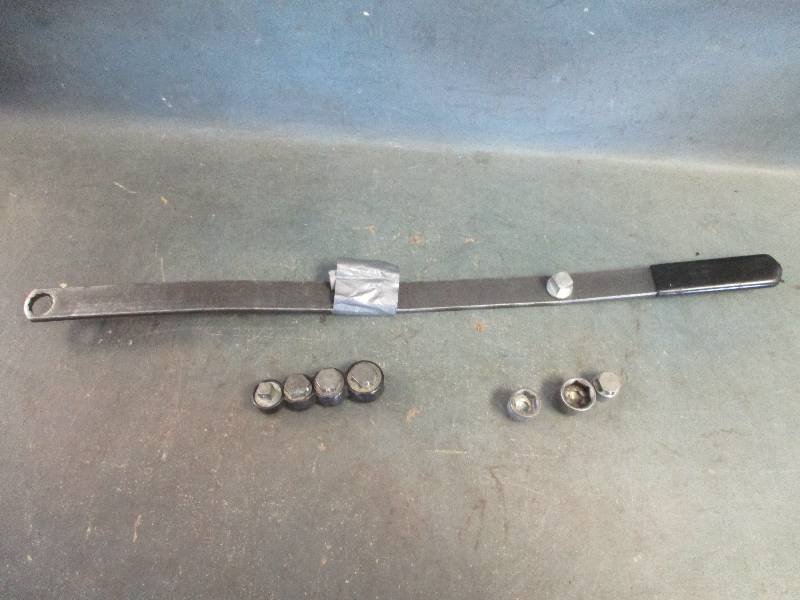 lot 124 image: Serpentine Belt Remover