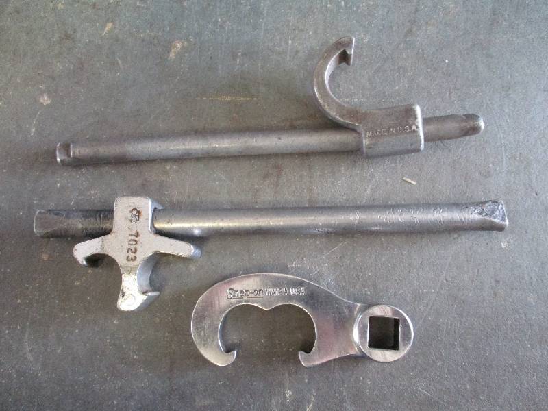 lot 84 image: Tie Rod Tools