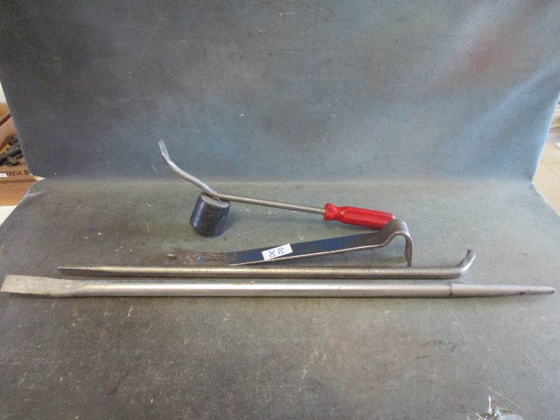 lot 88 image: Tools