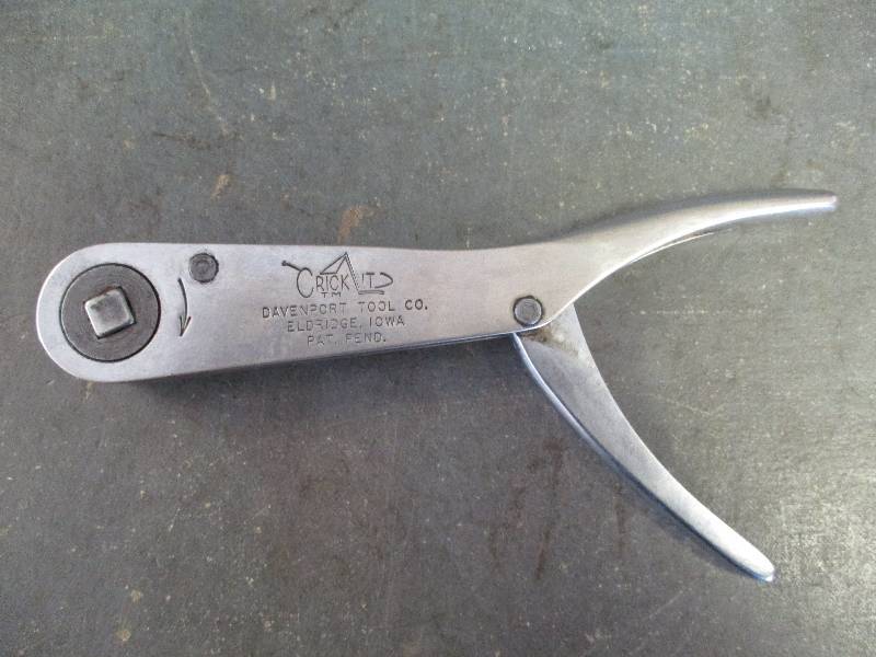 lot 117 image: Cricket Ratcheting Wrench