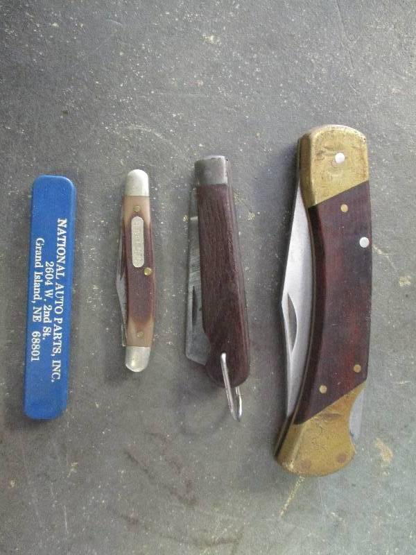 lot 119 image: Folding Knives