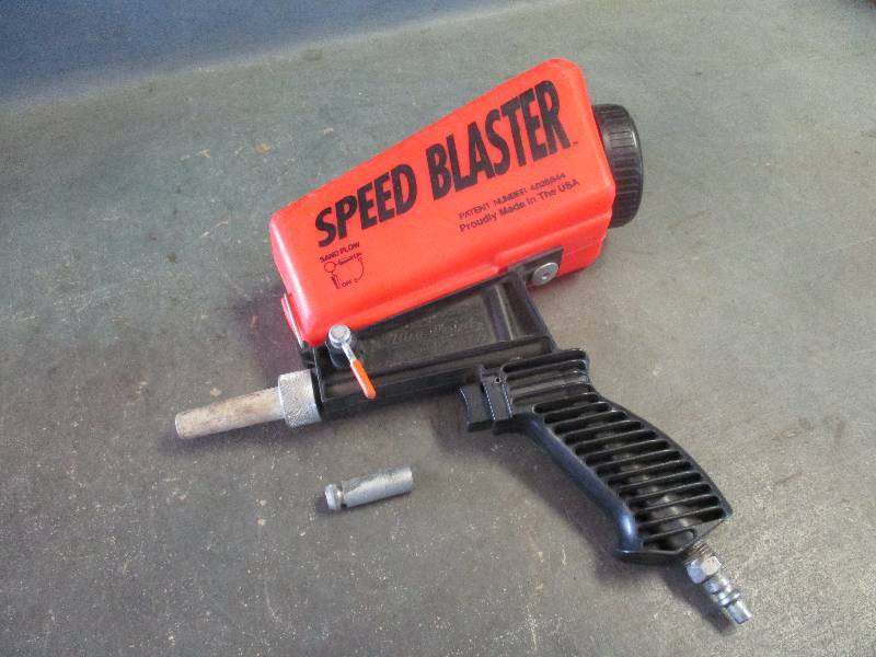 lot 139 image: Blue Point Sand Blasting Gun