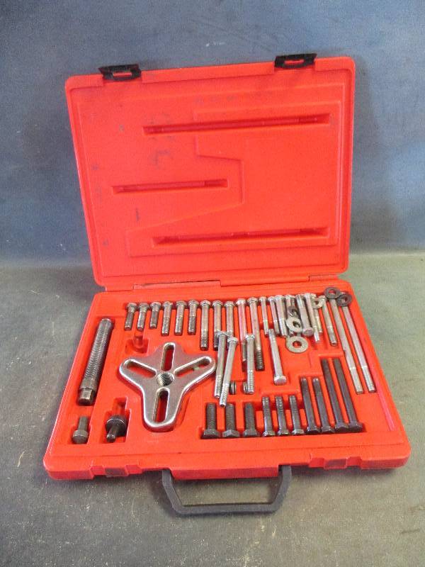 lot 145 image: Snap-On Bolt Grip Puller Set