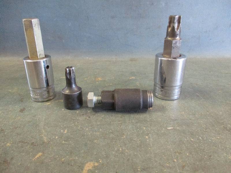 lot 158 image: Snap-On 12 Driver Bits