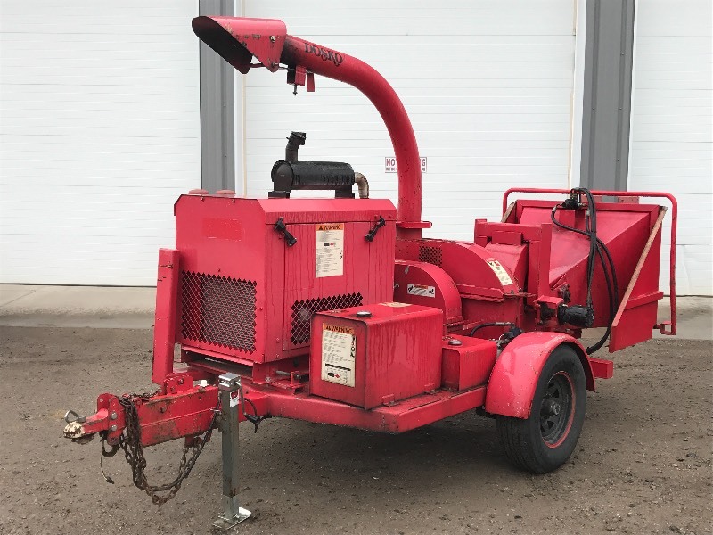 lot 1 image: Dosko Commercial Towable Wood Chipper