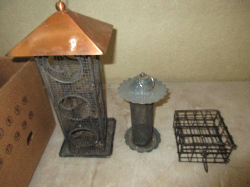 4 bird feeders