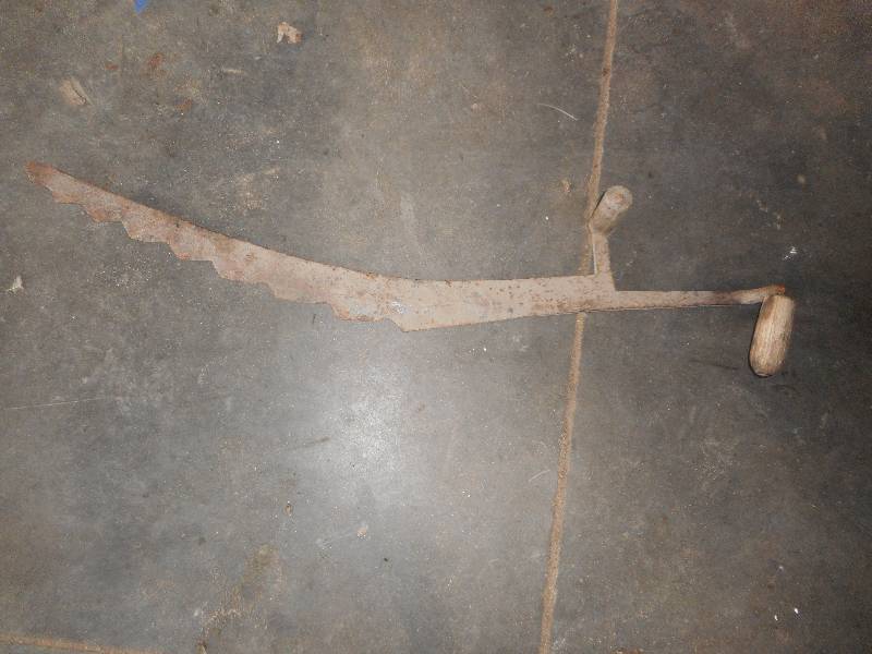 lot 5 image: ANTIQUE HAND TOOL