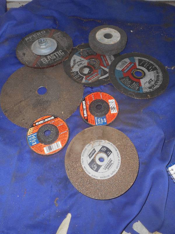 lot 29 image: GRINDING WHEELS
