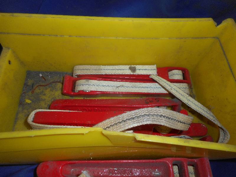 lot 40 image: 16 STRAP WRENCHES