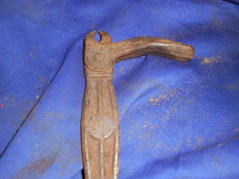 lot 60 image: ANTIQUE SURE GRIP