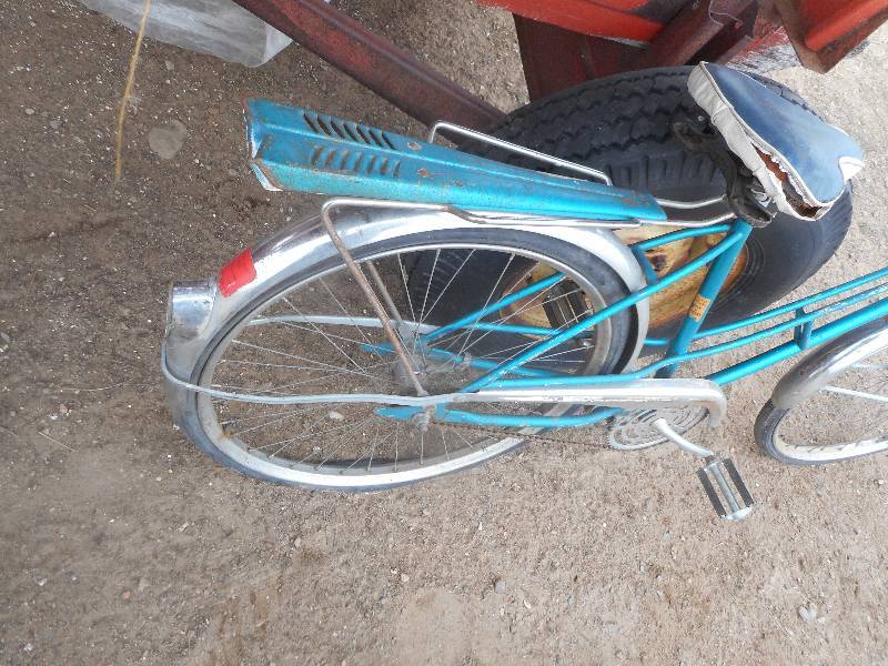 lot 69 image: VINTAGE BICYCLE