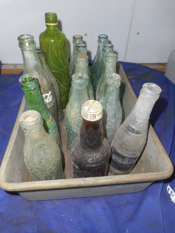 lot 77 image: VINTAGE BOTTLES