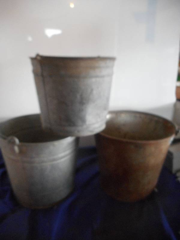 lot 80 image: 3 VINTAGE METAL PALES