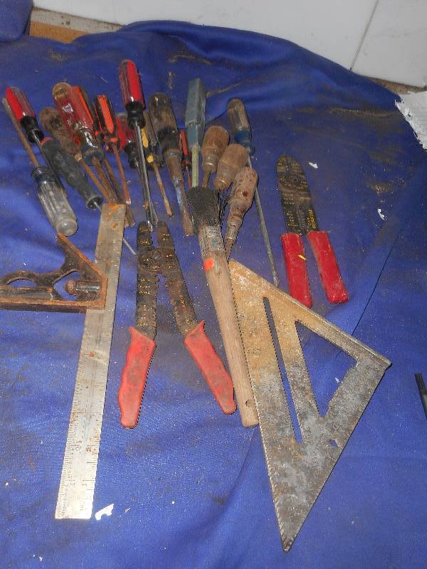 lot 106 image: HAND TOOLS