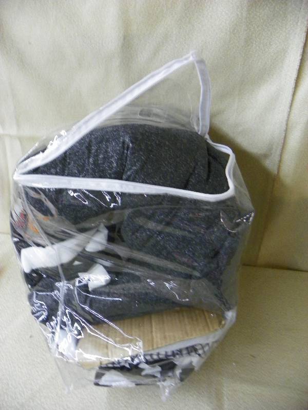 lot 571 image: Alcove Triad  20 pc bed set- QUEEN , MSRP $99.99