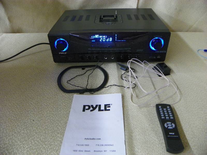 lot 577 image: Pyle 500W Stereo Receiver With Black