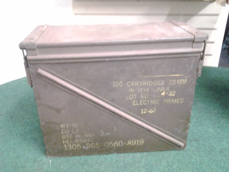 lot 1 image: Large 20 MM Ammo Box (18x14x8)