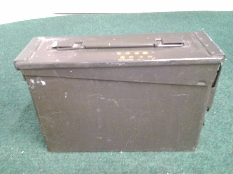 lot 7 image: Small Ammo Box