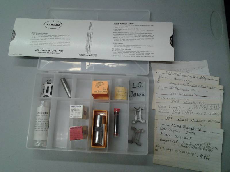 lot 35 image: Reloading Cartridge Case Gauge 7mm, Case Holders, Head Space Gauge Set, Reloading Measuring Gauge & Chart